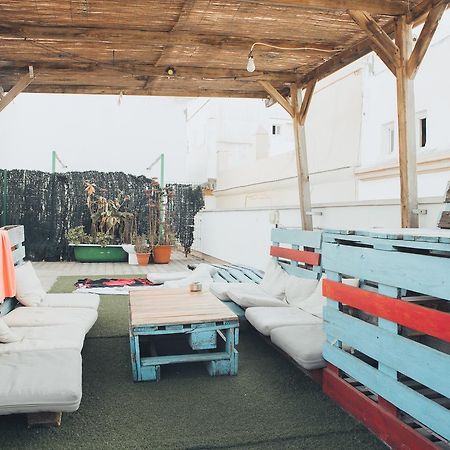 Cadiz Inn Backpackers Bagian luar foto