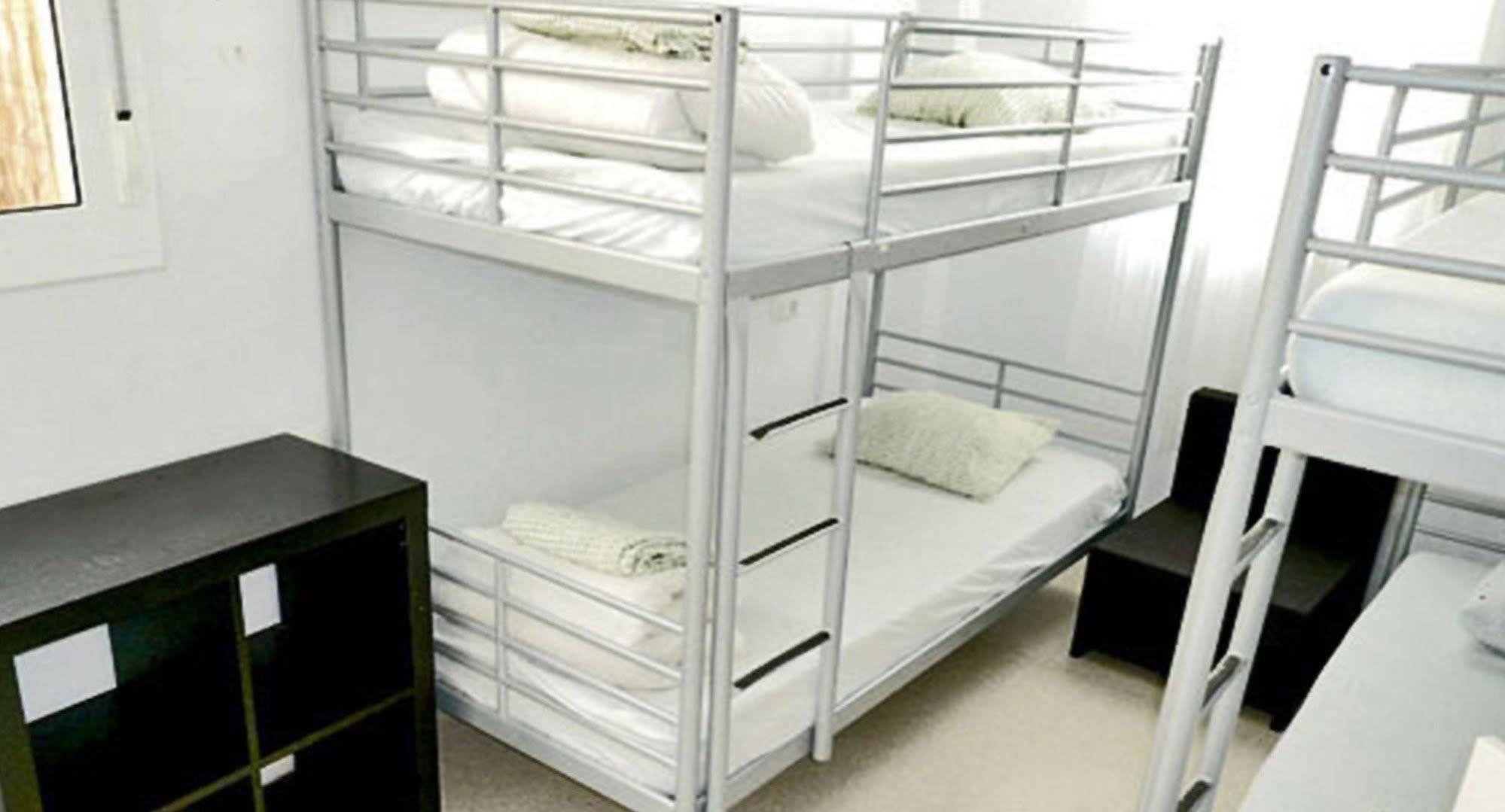 Cadiz Inn Backpackers Bagian luar foto