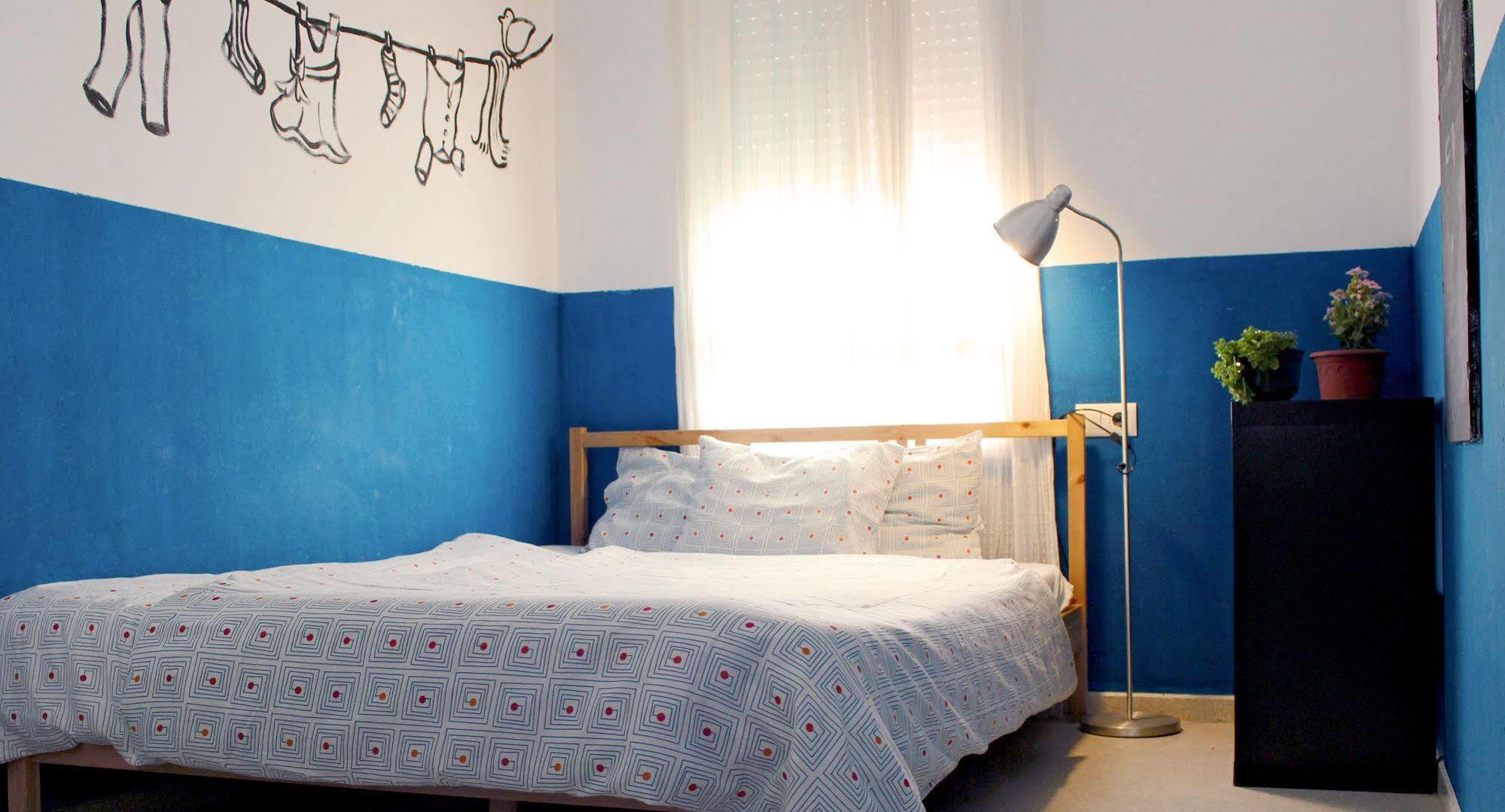 Cadiz Inn Backpackers Bagian luar foto